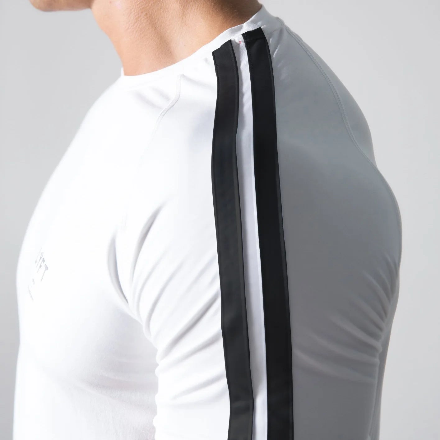 A man with a Men's Thin Cotton Short Sleeve Shirt - Casualflowshop