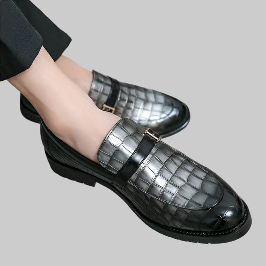 Men’s luxury glossy leather loafers in wine red – shiny finish, elegant slip-on shoes for formal or smart casual wear.