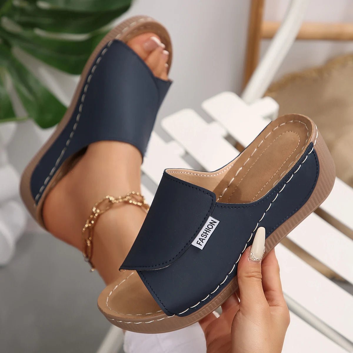Luxury Flat Flip Flops: The Epitome of Comfort and Elegance - CasualFlowshop