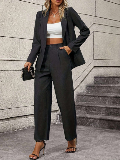 Chic contemporáneo: conjunto moderno de pantalones hasta el suelo con chaqueta a medida